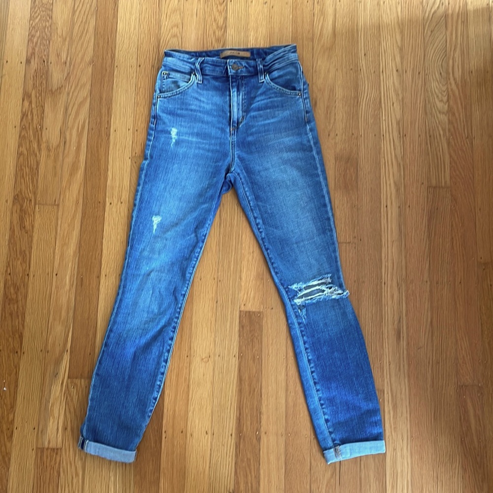 Joe’s skinny cuffed jeans SUPER CUTE, size 25!